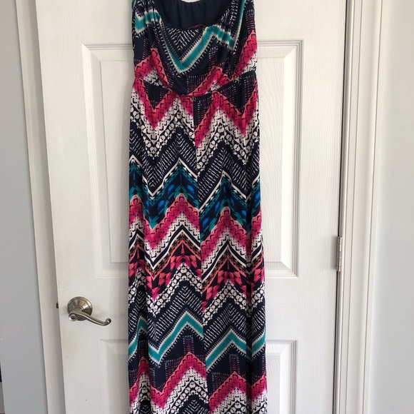 Beautiful Maxi dress. Great for the Summer! - Picture 1 of 2